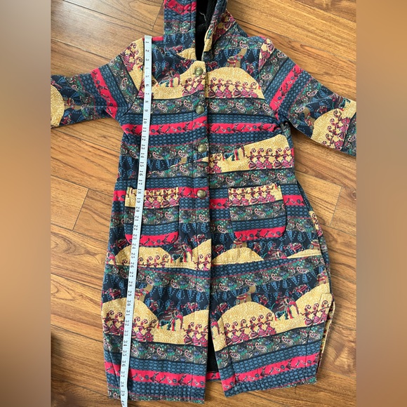 Colorful Patterned Handmade Hooded Button-Front Fabric Coat - Fleece interior - Picture 7 of 8